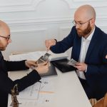 Как банкротство физлица влияет на счета в банках